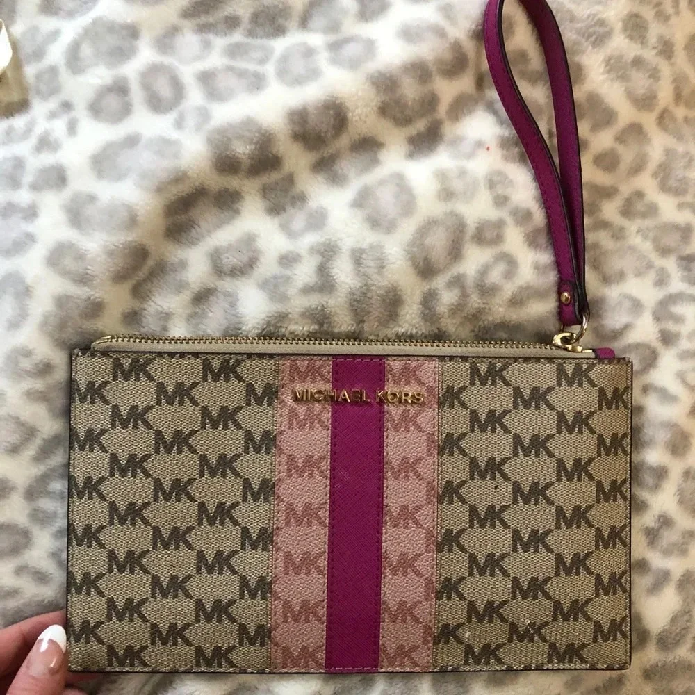 MICHEAL KORS never used purse - Picture 4 of 5